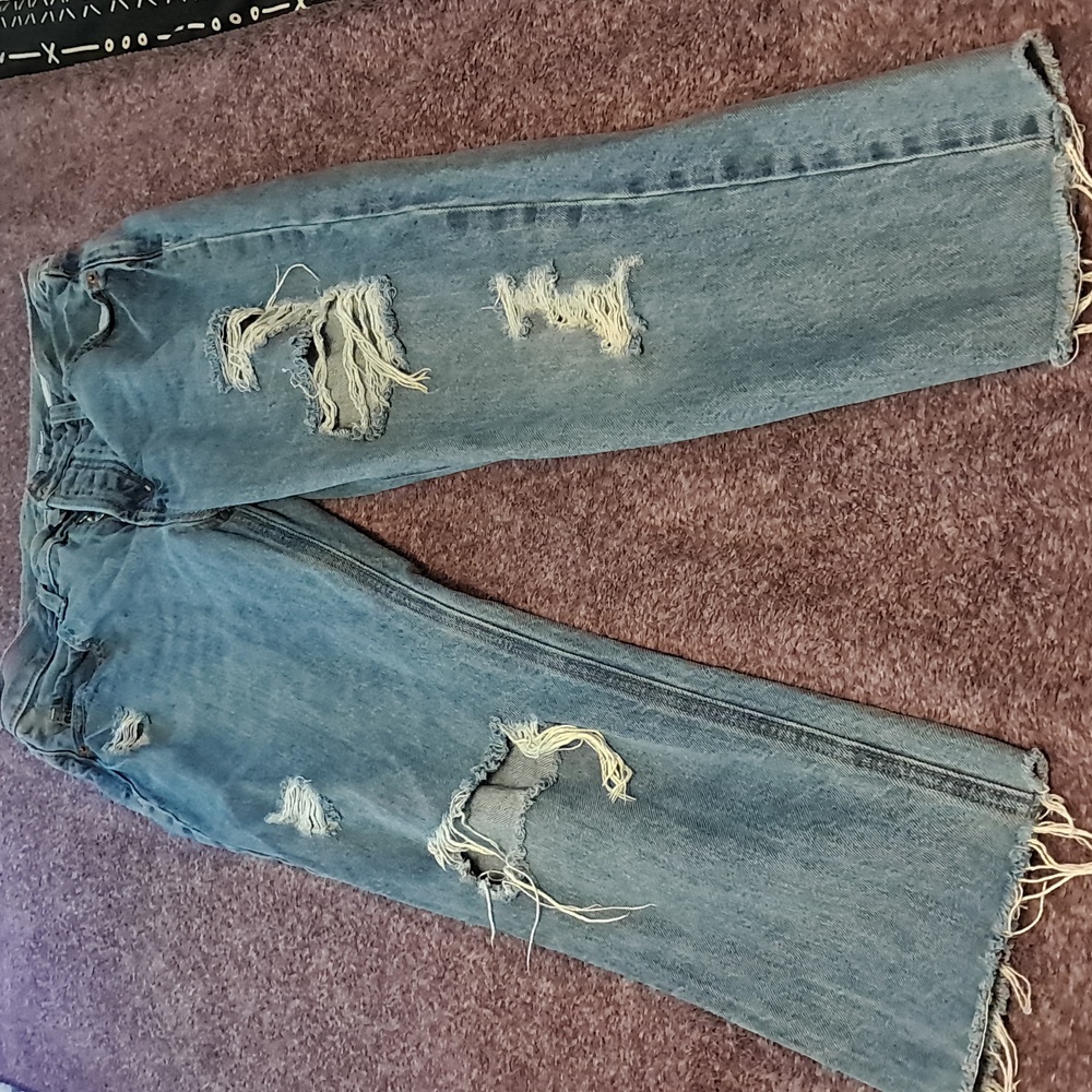 Distressed Jean's bundle. - Picture 2 of 5